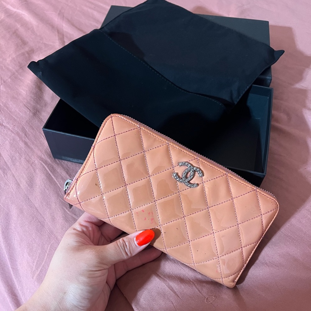 GORGEOUS CHANEL WALLET ♥️